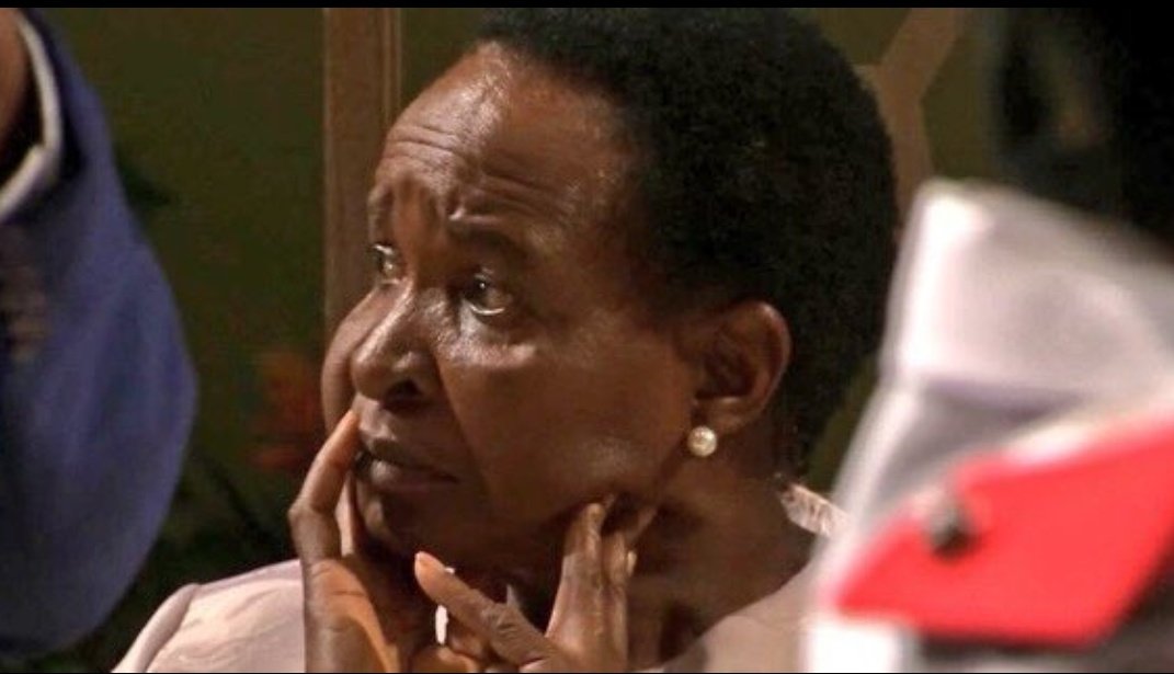 Ultimatelights3's tweet photo. @jomejos @Velile_Mnyandu @Nmmolefe Brandon's reaction wouldn't have mattered then but it matters now according to Broos https://t.co/jgFycW4rfq