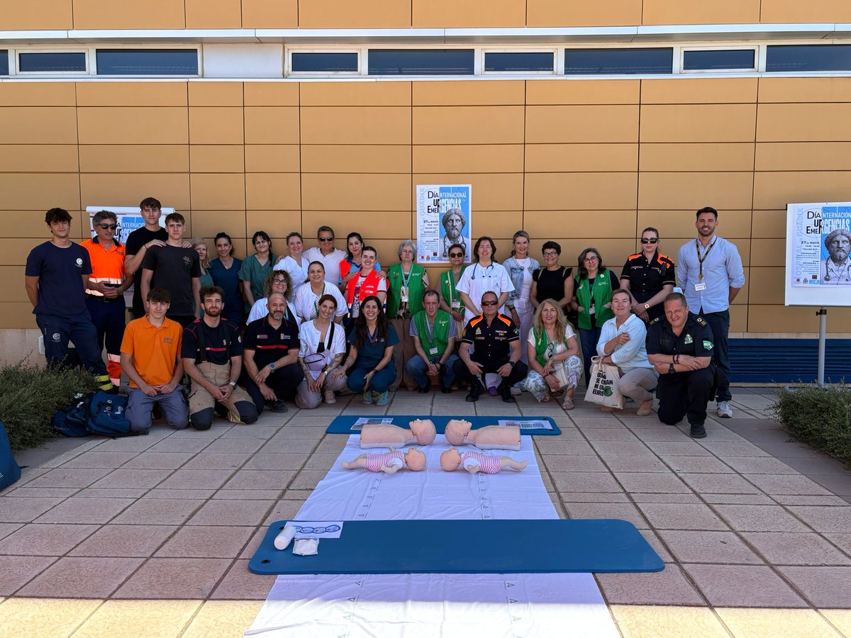 SEMES_ANDALUCIA's tweet photo. 👨⚕️🙌 Seguimos compartiendo fotos del “Emergency Medicine Day celebrado ayer ✨
La sección del HAR de Guadix 🔥
#SEMES #SEMESAndalucíaUrgencias https://t.co/sLU6btUKVK