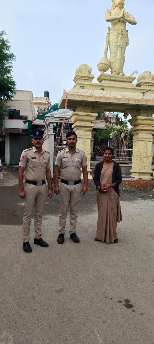 begurps's tweet photo. 🌙 ಬಕ್ರೀದ್ ಬಂದೋಬಸ್ತ್ – ಬೇಗೂರು ಪೊಲೀಸ್ ಠಾಣೆ 🚔
ಇಂದು ಬೇಗೂರು ಠಾಣಾ ವ್ಯಾಪ್ತಿಯ ಎಲ್ಲಾ ಮಸೀದಿಗಳಲ್ಲಿ ಬಕ್ರೀದ್ ಪ್ರಾರ್ಥನೆಗಳು ಶಾಂತಿಯುತವಾಗಿ ಪೊಲೀಸ್ ಬಂದೋಬಸ್ತ್ ಹಾಗೂ ಸಾರ್ವಜನಿಕರ ಸಹಕಾರದೊಂದಿಗೆ ನೆರವೇರಿತು. 🤝🕌
@BlrCityPolice @DCP_ECITY @ACPEcityBCP https://t.co/aWvhef0lSk