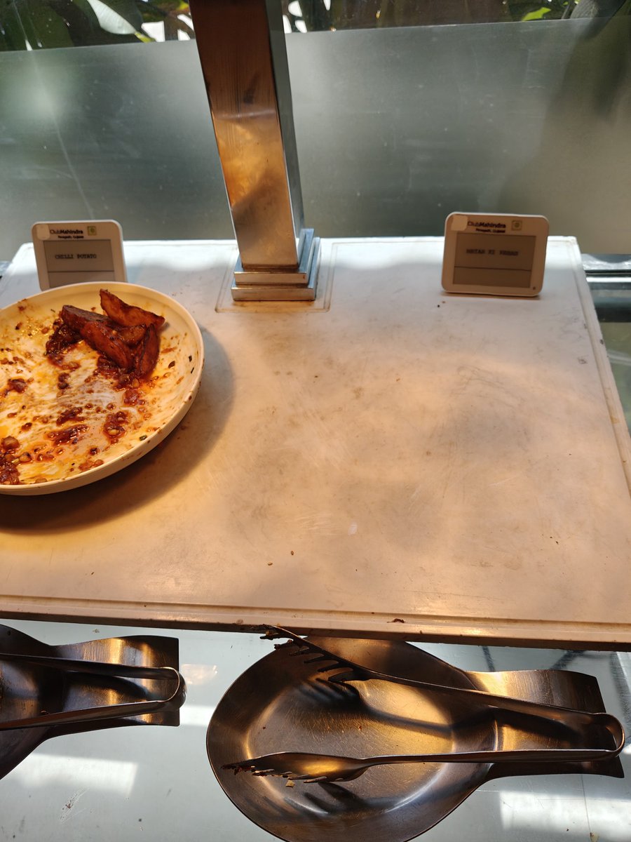 SaurinShahCA's tweet photo. I have been a member of @clubmahindra since 1997. They are expanding their resort chain but not able to keep it up with their standards. Very Very Unhappy with Pavagadh resort. Counters in the restaurant are empty. Room given at 3 instead of check in time of 2, no milk sachet... https://t.co/rC9xUbDQFs