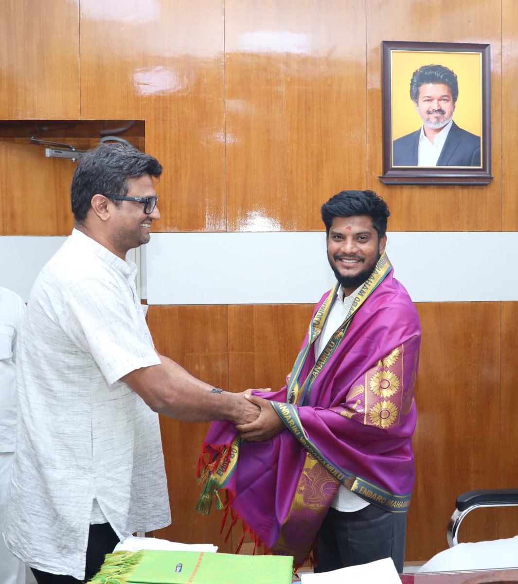 giritrading's tweet photo. Director @abhishekdon paid a courtesy visit to Hon’ble Minister Thiru @RameshOffcl, Minister for Hindu Religious &amp; Charitable Endowments, Government of Tamil Nadu, at Fort St. George, Chennai.

#MinisterMeeting #HRCE #SanathanaDharma #TVK #GIRI #TVKRamesh #OfficialVisit https://t.co/DKwZXrEfWJ