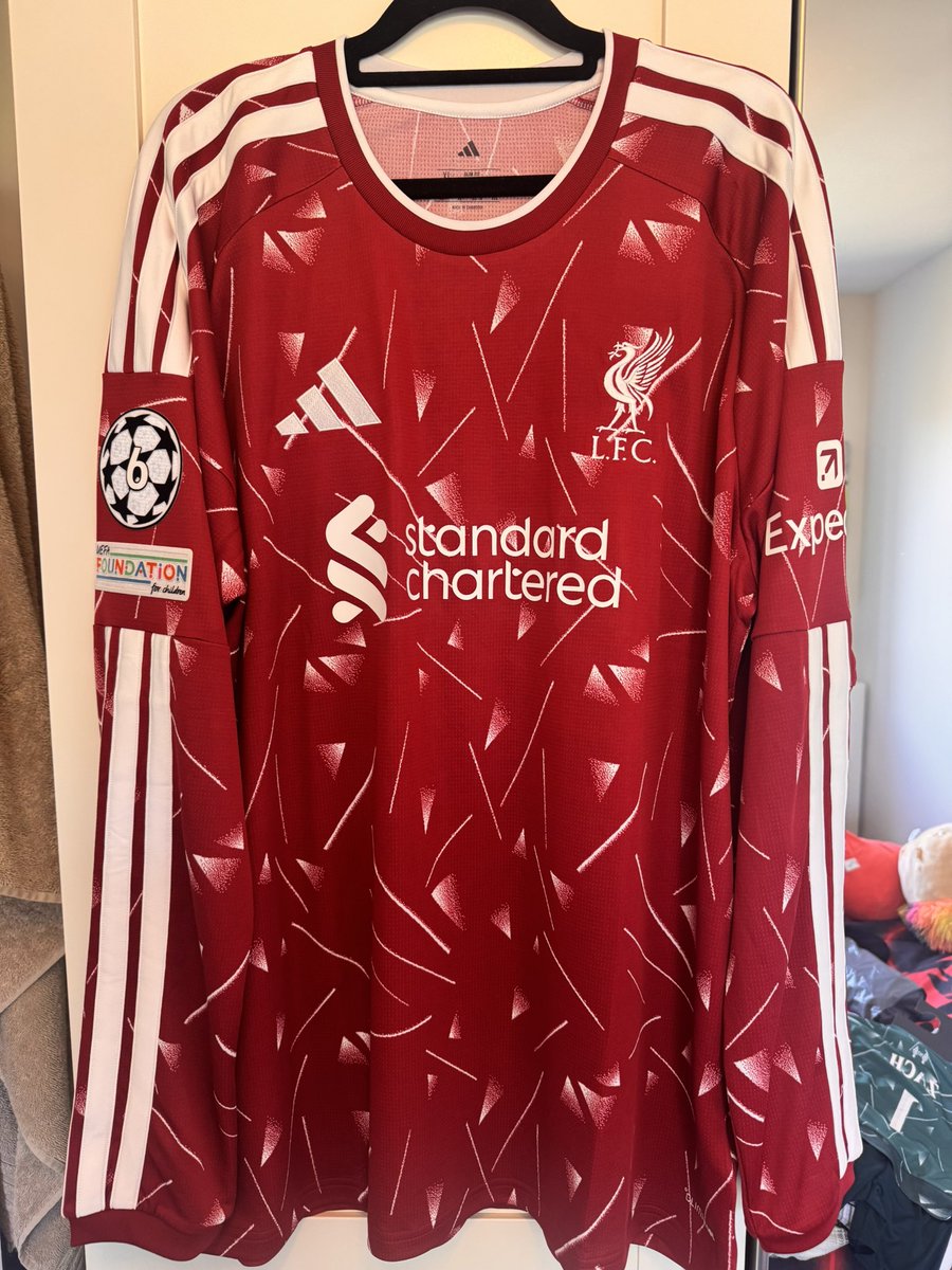 danbeattie's tweet photo. Went again for the long sleeve #lfc https://t.co/lJ0bNCNLki
