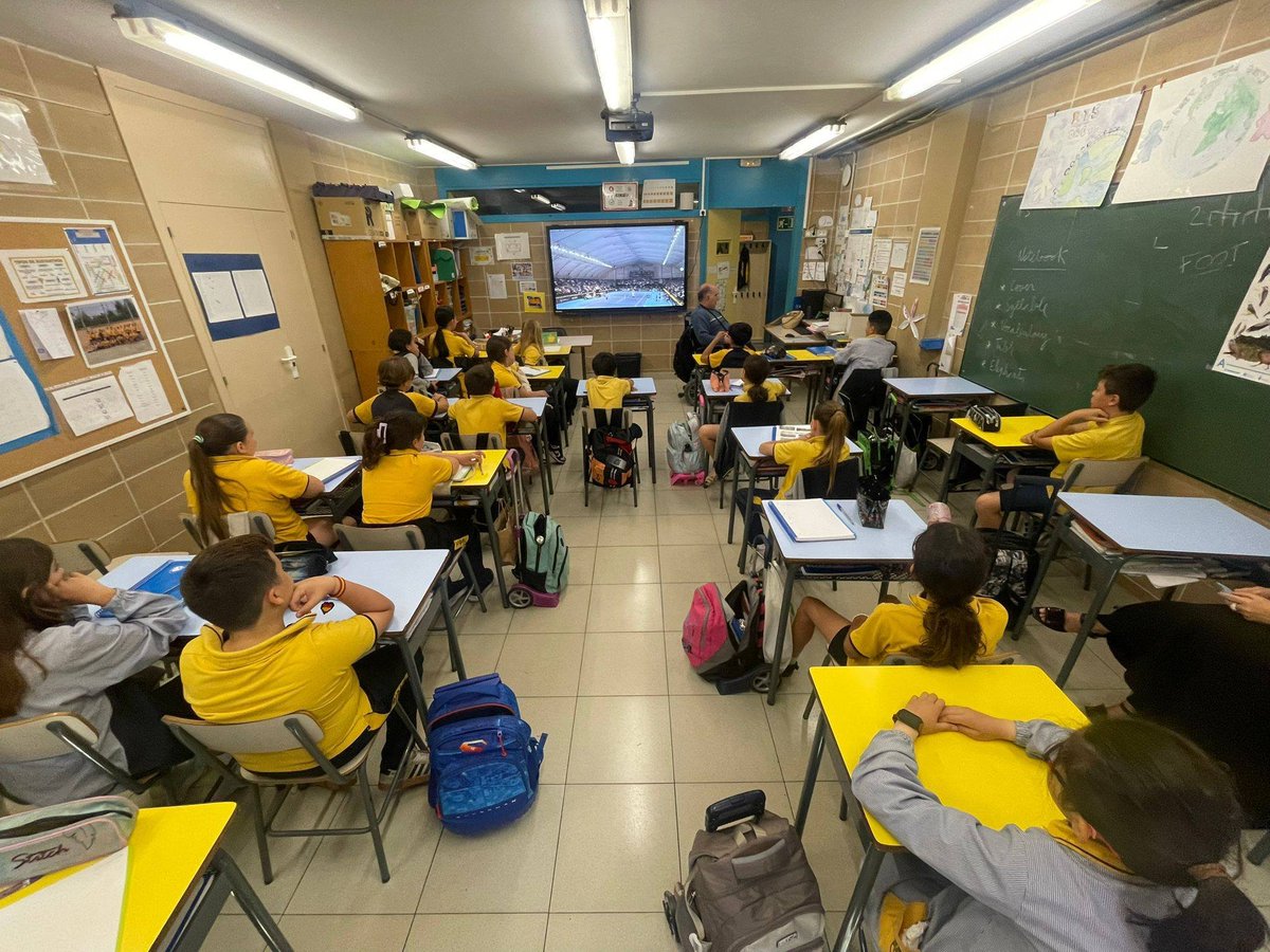 AspaymCat's tweet photo. Aspaym Catalunya vam anar a l'Escola Túrbula a mostrar la campanya de la @DGTes y @ASPAYMNACIONAL “Discapacidad y seguridad vial”.

- - - - - - -

Ayer Aspaym Catalunya fuimos a l'Escola Túrbula a mostrar la campaña de la @DGTes y @ASPAYMNACIONAL “Discapacidad y seguridad vial”. https://t.co/KKl0g8FtfV