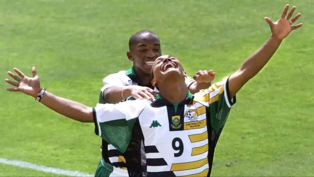 LeGoodySA's tweet photo. Kaizer Chiefs Management Right Now: https://t.co/aT6mKeO95R