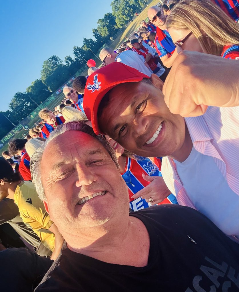 SimonTrig's tweet photo. Well that was emotional 
European Champions
Dreams are made
🦅❤️💙🏆
@HolmesdaleChina 
@JohnSalako https://t.co/A6Hta53JPQ