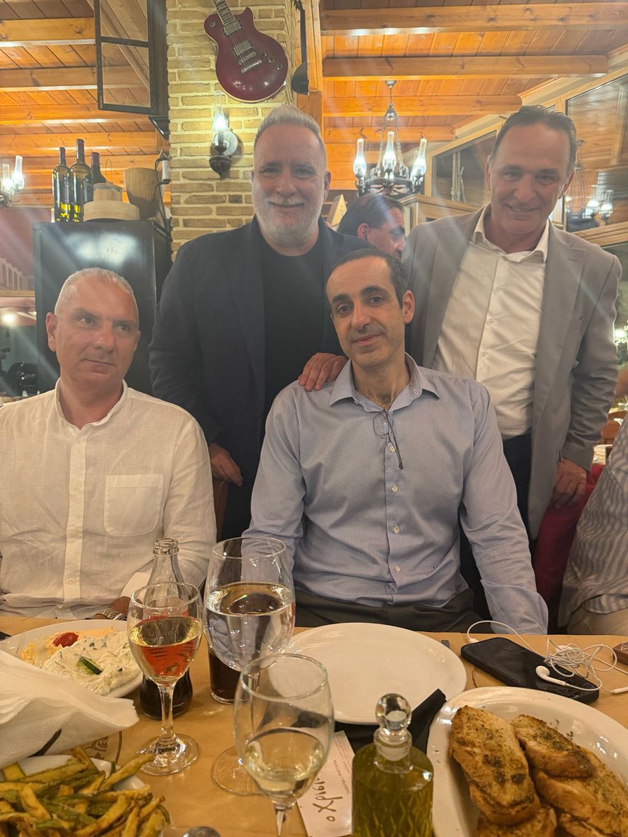 grigoris_d's tweet photo. Στα Καλύβια, με στελέχη της παράταξής μας και αυτοδιοικητικούς. 

Συνεχίζουμε δυνατά! https://t.co/Xen7O1FxWB
