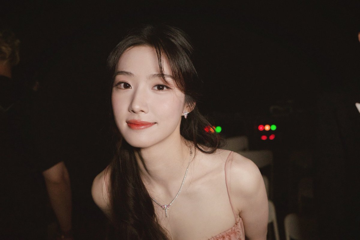 for0927x's tweet photo. 260528 Lu Yuxiao Weibo update

“A lone boat adrift, yet united we stand.

Nan Yi, please continue to take root in the soil and grow towards the sun!”

#LuYuxiao #卢昱晓
#DancingWithTheTide #何不同舟渡 https://t.co/rGnsoPOztY