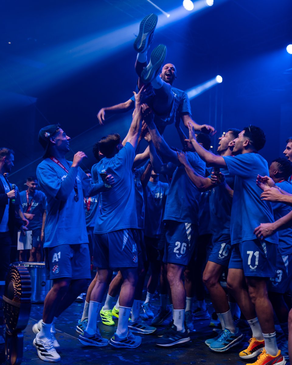 gnkdinamo's tweet photo. 🙌©️

📷 Luka Stanzl &amp; Alen Szabo / GNK Dinamo https://t.co/geIloCjqAb