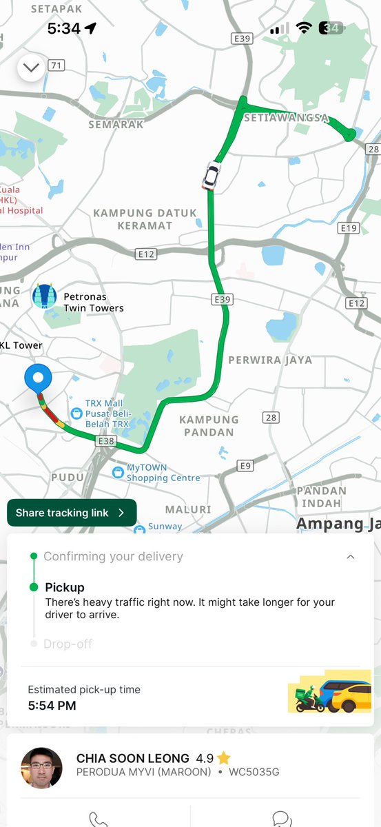 chaoticgee_'s tweet photo. Hello @GrabMY ,

I ordered for grab express to pick up my item from the store and delivered to my house but the driver keep circling around since 5pm till 6pm hoping that ill cancel the booking. Ive tried to reach the driver by calling and messaging him but to no reply. https://t.co/jLLU9FuwiG