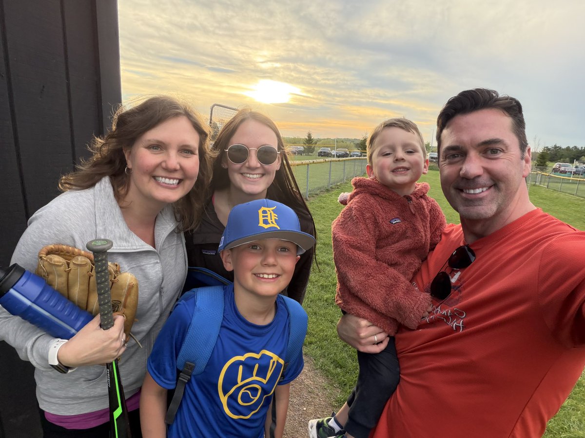 DanielFanning's tweet photo. Fun coaching and cheering on Weston and the Brewers! Season is off to a great start, still undefeated and getting better every game. They’re working well as a team, have positive attitudes, and most importantly are having fun. ⚾️ https://t.co/j92PYor5gm