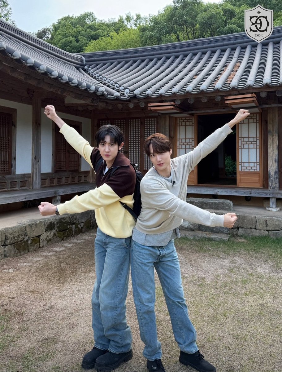 no_loey_no_life's tweet photo. EXO Weverse Update 🍒🐻 https://t.co/I2hF8nLVzX