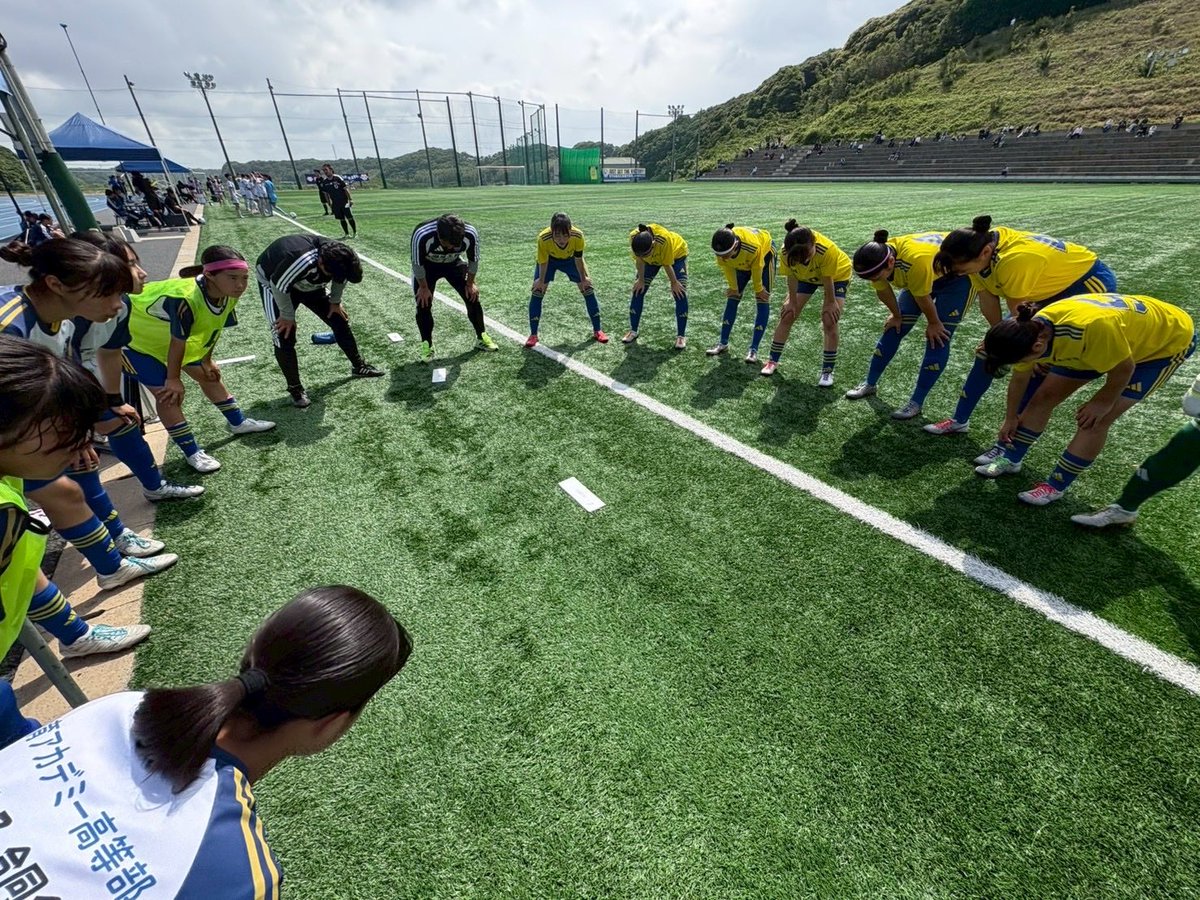 KashimagkuenLS's tweet photo. 🗓️2026年5月24日
🏟️鹿島学園高等学校
🆚RB大宮アルディージャWOMEN U18

前半0-1
後半0-1

total0-2

5月24日は関東U18女子サッカーリーグ第5節でした。前半はゴールエリア付近までいい形で持っていくことができました。しかし前半のアクシデントの失点から得点までつなげることができませんでした。ですが、試合の内容は良かったので次は結果に繋げられるようにしましょう！

対戦して頂いたRB大宮アルディージャWOMEN U18の保護者の皆様、関係者の皆様、本当にありがとうございました。

TRM
1本目0-0
2本目1-4

#鹿島学園高等学校
#まずは自分に常勝であれ
#謙虚に貪欲に最後まで
#積み重ね