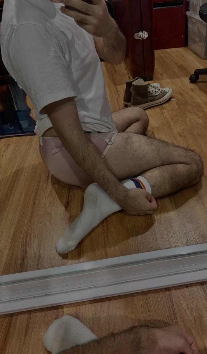 Aussie_SubBoy's tweet photo. These shorts are fighting for their life right now 🍑
#socks #GayAussie #SubEnergy #ass https://t.co/ljPhAJvhLp