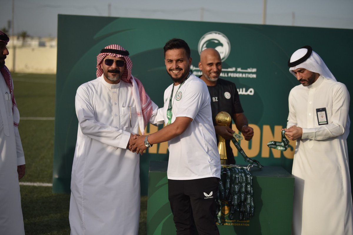 alisuliman10's tweet photo. نتهى موسم استثنائي تُوِّجنا فيه ببطولة الشرقية لفئة 13 سنة 🏆
لكن الإنجاز الحقيقي بالنسبة لنا كان صناعة فريق قادر على المنافسة وتطوير لاعبين بمستوى يليق بكرة القدم السعودية 🇸🇦

فخور بكل لاعب، وكل فرد في الجهاز الفني والإداري، والشكر لكل من دعمنا طوال الموسم https://t.co/VxflrqKgTI
