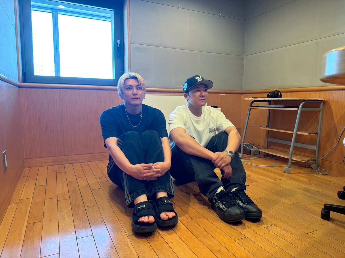 Lead_tv's tweet photo. 📻今夜は #モクダン ！

⏰25:00〜25:30⏰
#FMヨコハマ「木曜日の男子会」

🎧#radiko
https://t.co/1WVRxazMXO

✉メッセージはこちら
lead@fmyokohama.jp

※谷内伸也・鍵本輝の2名でお送りいたします。
#Lead https://t.co/gZxM7IzCuB