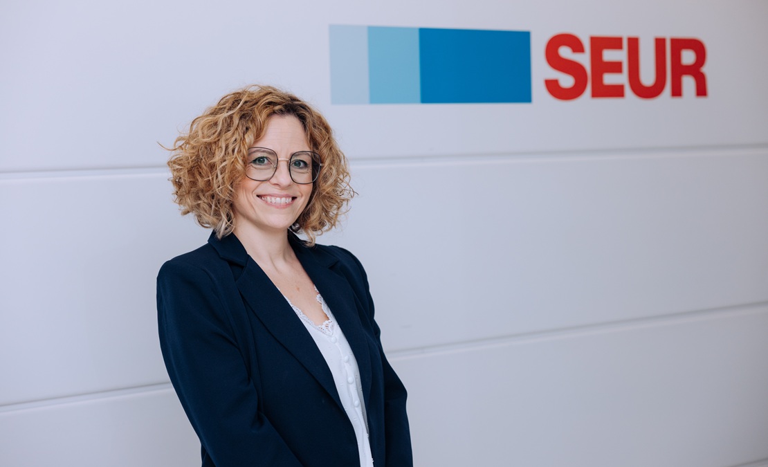 CCenterHub's tweet photo. Escuchar mejor parece sencillo. Llevarlo de verdad a la cultura de una compañía es otra historia 👂

Rocío Rodríguez, CX Manager en SEUR, comparte una reflexión sobre cómo la atención al cliente empieza mucho antes de la interacción con el usuario final. La escucha interna, la transparencia y la capacidad de anticiparse forman parte de una transformación que impacta directamente en la experiencia.

💬 “La transformación empresarial a veces empieza con algo tan aparentemente sencillo, pero muy complejo a la vez, como escuchar mejor”

Además, pone el foco en un aspecto cada vez más relevante dentro del CX
🤝 la honestidad reduce frustración
💡 la transparencia fortalece relaciones
📈 la escucha ayuda a anticiparse

🔗 Descubre la columna completa en nuestra web 👉

https://t.co/hMvccxqeVc