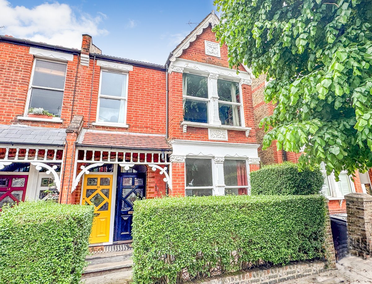 BennettandHall's tweet photo. 🏡 2 BED gdn mais
📍 Princes Ave, N22
🌿 Own rear gdn
🍽️ Lge kit/diner
🚆 Near Alexandra Palace station
🚇 Close Bounds Green tube
🔑 Chain Free
💷 OIEO £500k
📞 020 8346 2208
🔗 View Property
#N22 #AlexandraPalace #BoundsGreen #GardenFlat #Maisonette #PropertyForSale #ChainFree https://t.co/OXQwOA9QQQ