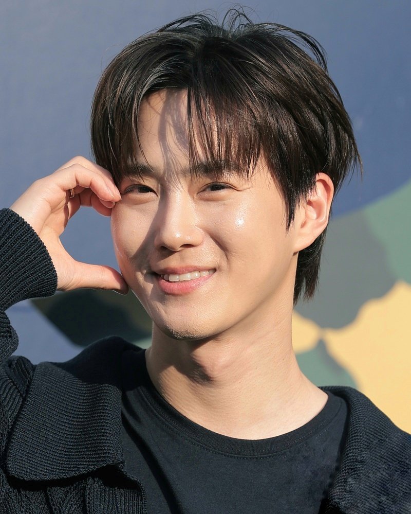 indiesh2o's tweet photo. SUN KISSED JUNMYEON https://t.co/NKRESehDIw