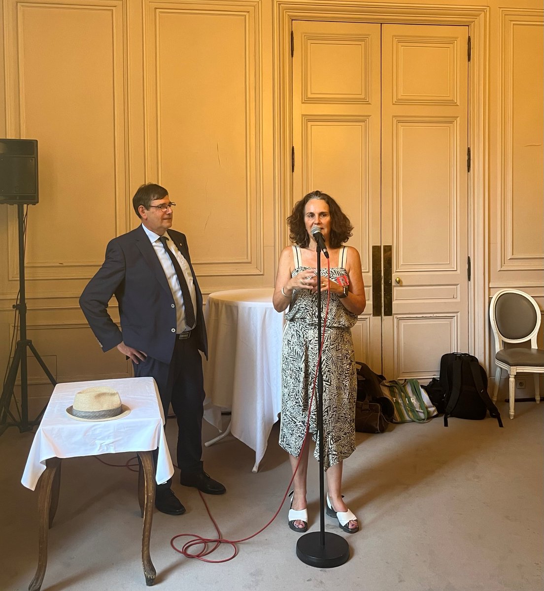AvocatConseilAP's tweet photo. Hier, l’A-CAP a eu le plaisir d’échanger avec @PatrickChaize au Sénat sur les grands enjeux à l’intersection des politiques publiques &amp; transformations technologiques, et la vision des avocats sur ces sujets. Un dialogue riche entre parlementaires &amp; acteurs des #affairespubliques https://t.co/z6wg9rSfRt
