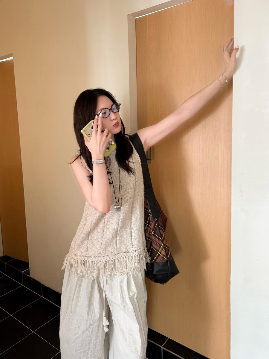 oirumva's tweet photo. Backpack camera, destination, next stop I won't tell you. https://t.co/ZUZemHtqAd