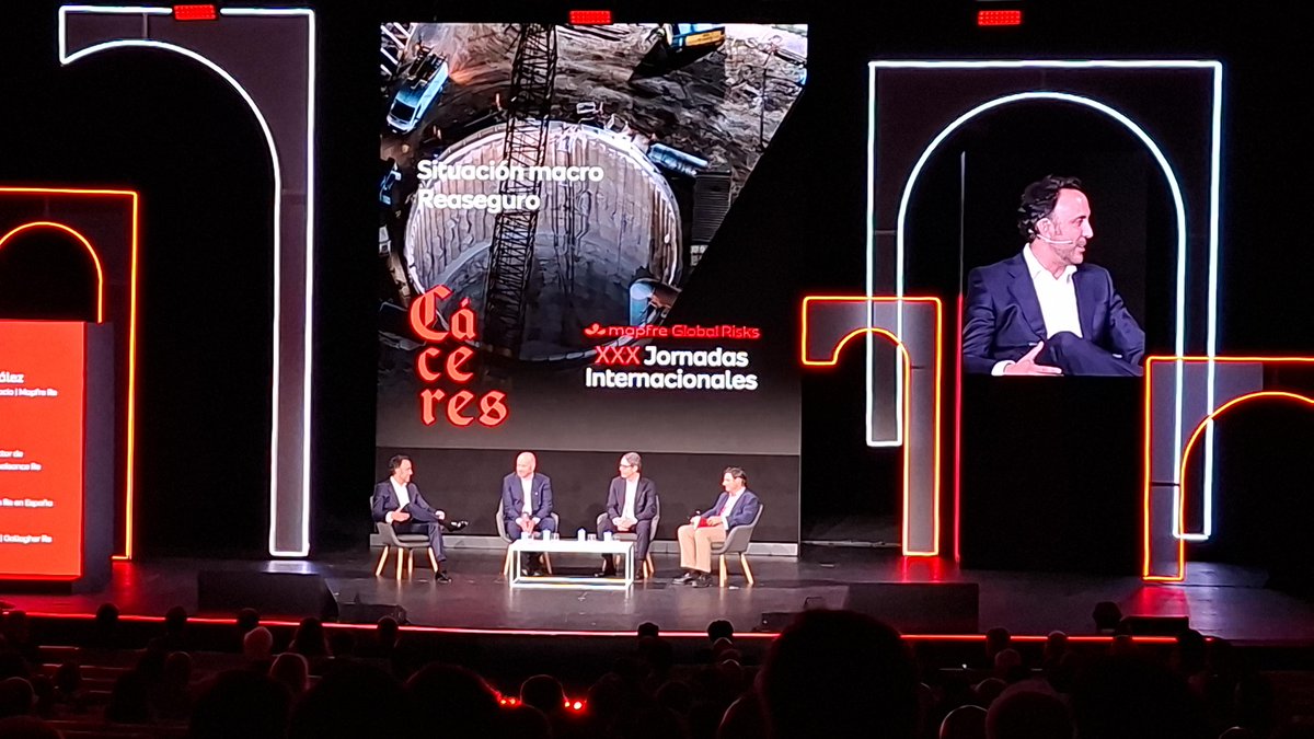 MAPFRE's tweet photo. Continuamos las #JornadasMapfreGlobalRisks debatiendo sobre la evolución macro del #Reaseguro
Modera Jose López, Subdirector General de Negocio en #MapfreRe, junto a expertos de Rennaisance Re, @MunichReAmerica y @GallagherRe_ .
#MapfreGlobalRisks #JornadasMapfreGlobalRisks https://t.co/o7CROEy3iT