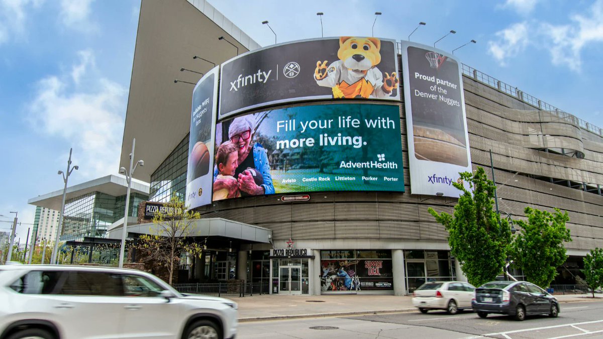 DigSignageToday's tweet photo. Yesco installs curved LED displays at Colorado convention center.  https://t.co/g0apFSXo89 https://t.co/H2wn0gLmfy