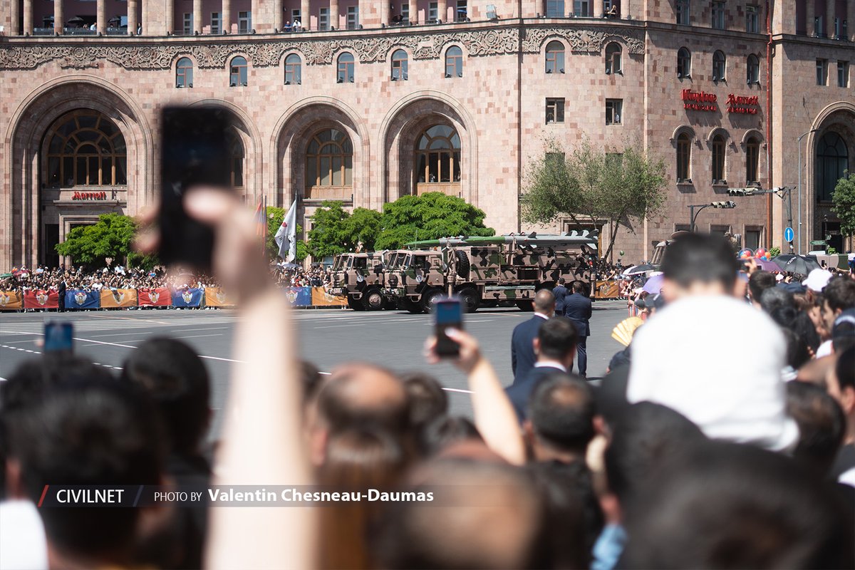 CivilNetTV's tweet photo. Yerevan shows off equipment at #RepublicDay military parade https://t.co/4N1hnbOiec