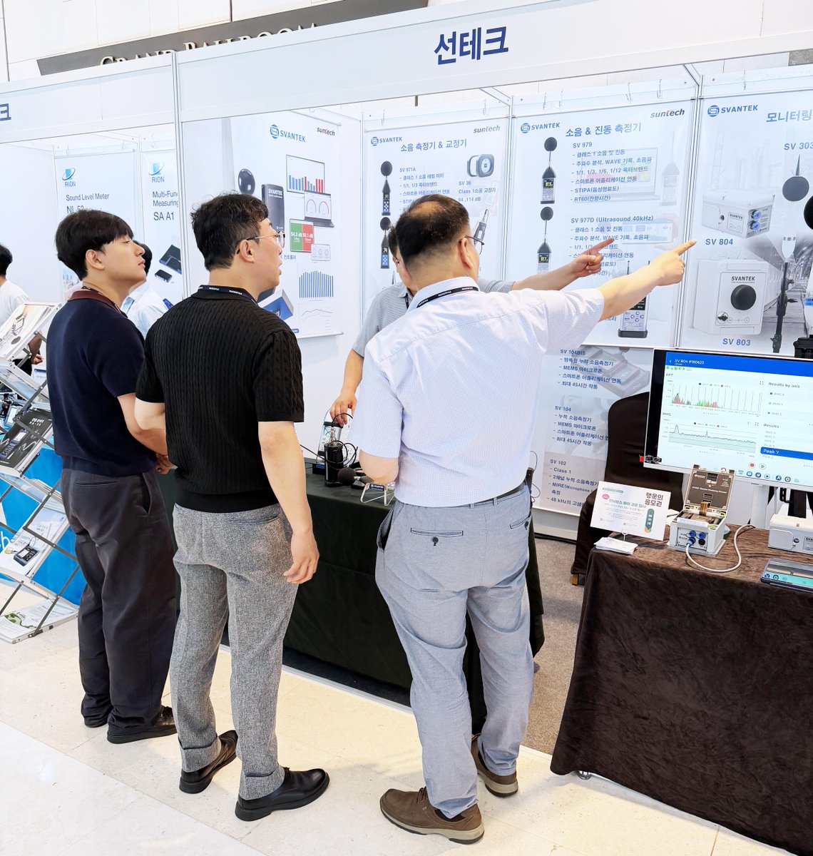 _Svantek's tweet photo. SVANTEK solutions support noise &amp; vibration professionals worldwide🌍

Photos from the KSNVE event in South Korea, where our local distributor SUN TECH presented the latest SVANTEK monitoring solutions to engineers &amp; acoustics experts.

#SVANTEK #KSNVE #Acoustics #NoiseMonitoring https://t.co/I4yU8t6400