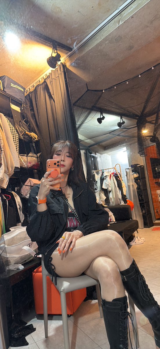 이곤 eeegon87 - 1st class tweet media