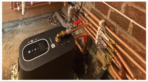 ACRPlumbers's tweet photo. Supplied and installed a 40kw Combi Ideal Vogue Boiler with 6-bar Booster Pump for hot and cold-water. Along with a Magna cleaner, added to take dirt out of the system to protect the boiler and increase its efficiency.
For your FREE heating estimate call 01 497 9838 Today! https://t.co/CsCH6nnyct