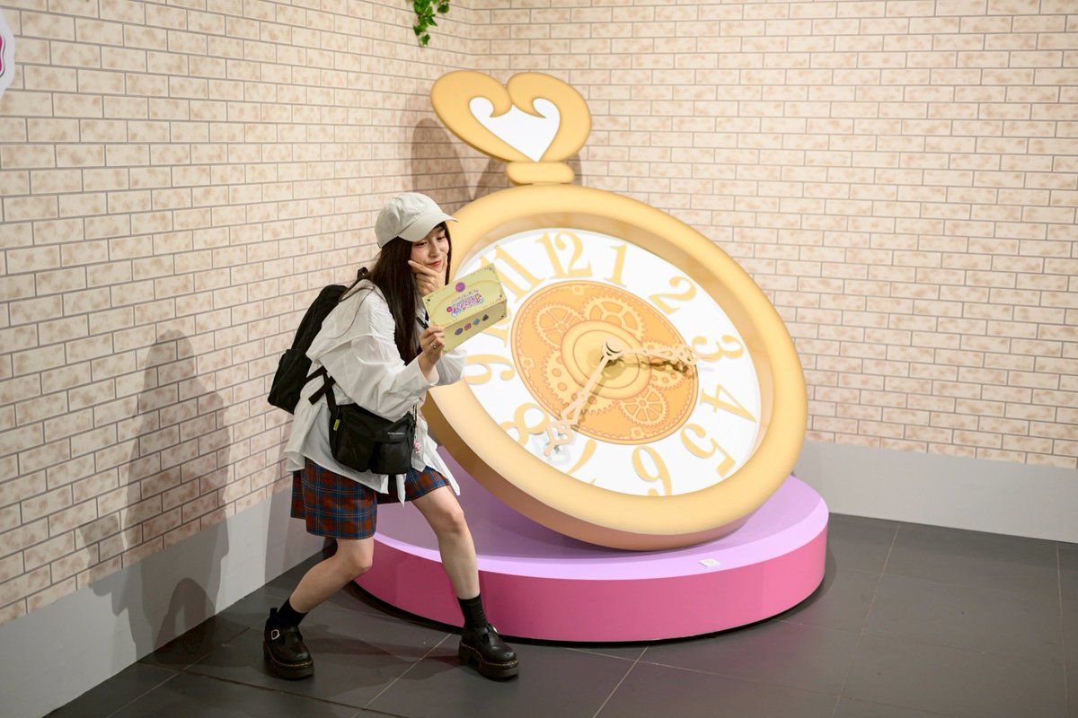tomita4ori's tweet photo. 突然すぎて、
SNSに投稿するのは悩みましたが、
これに関して、周りに共有できる誰かがいないので、投稿させてください🙏‼️

昨日も少し投稿したんですけど、
名探偵プリキュア！展。
行ってきちゃった、、んです。

そもそもライブや美術館とは少し違う
こういう活動は、、、はじめてで。

前売りチケットをゲットしてから、
「本当に行くの？わたし。」
「会場の空気感にちゃんとついていけるかな、、わたし。」
と、緊張と不安もあったのですが、、。

いつもは1人で観たり聴いたりしている世界観を、実物の空間で浸れるのって
、、、いいものですね。