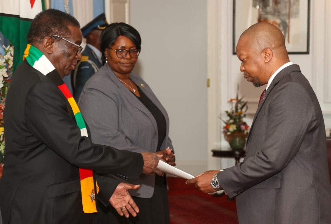 President of Zimbabwe tweet media
