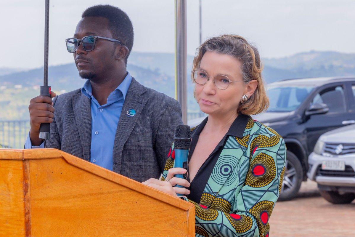 TopafricanewsC's tweet photo. Exciting innovation in Rwanda’s dairy sector!  The French Embassy in Rwanda has just launched the RwanNovIA Project — a practical initiative deploying 21 veterinary ultrasound devices across seven districts to boost cattle reproduction, milk productivity, and farmer incomes.  Funded by the French Treasury’s FASEP program, this pilot project showcases strong Franco-Rwandan cooperation in agriculture and technology.  From high-level ceremonies at RAB’s Isonga Station to broader economic and cultural partnerships, France continues to invest in Rwanda’s sustainable development.  Read the full story here: https://t.co/pQTHVl6gbu What are your thoughts on tech-driven solutions for Africa’s agricultural transformation?  #Rwanda #DairyFarming #Innovation #FranceRwanda #Agriculture #SustainableDevelopment #RwanNovIA