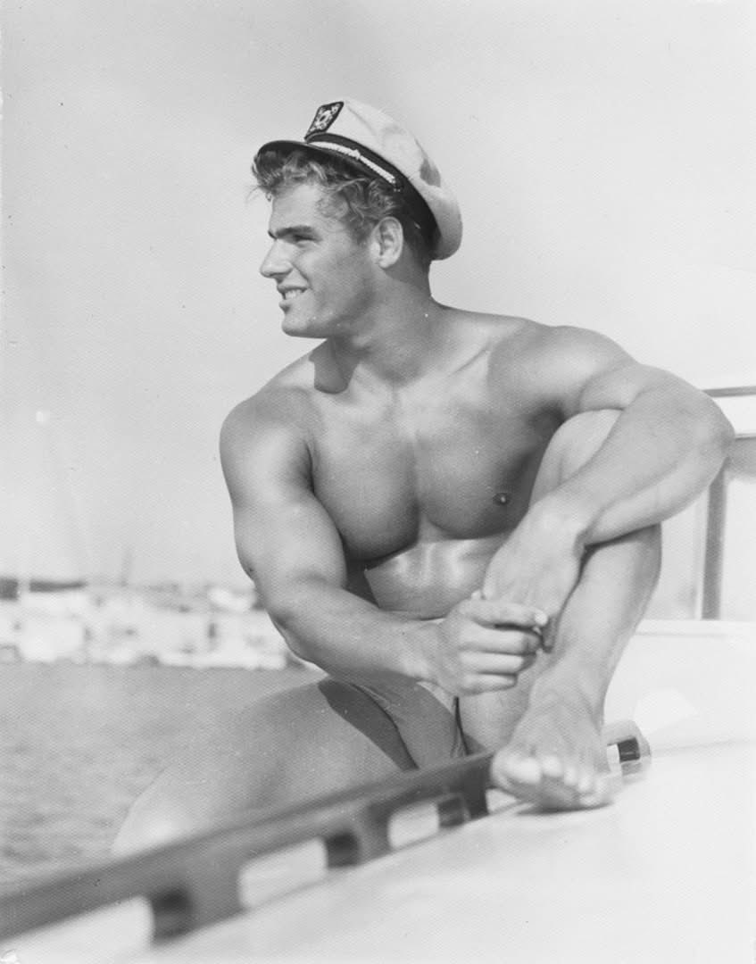Dallas69Does's tweet photo. Among the finest beefcake stars of the 50s, Richard du Bois was a contemporary of Steve Reeves and appeared alongside him in Athena (1954). 

His later turn to evangelical Christianity makes him an ideal reminder of why you should get down on your knees and thank God you’re gay. https://t.co/JTBgP10SEx