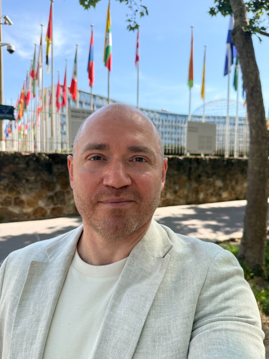 Danilidis_D's tweet photo. I met with Borhene Chakroun, Director of the Division for Policies and Lifelong Learning Systems at UNESCO

I am very thankful to Mr. Chakroun for his openness, support, and efforts in helping yoga organisations move toward clearer and more widely recognised teacher certification https://t.co/u3qeoYbUVK