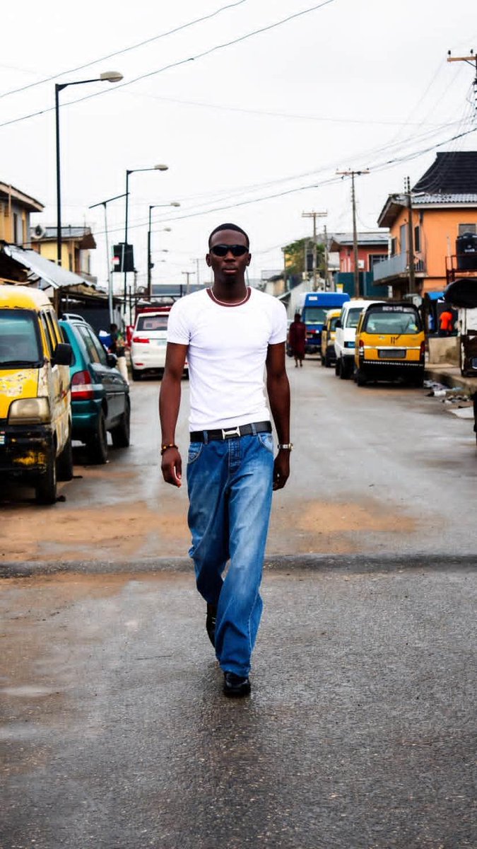T_eebs's tweet photo. A random day Shoot on the street of lagos "Agege" 
📸 @T_eebs
Model @TomiTemi2 
Location Agege https://t.co/Be1i317wjI
