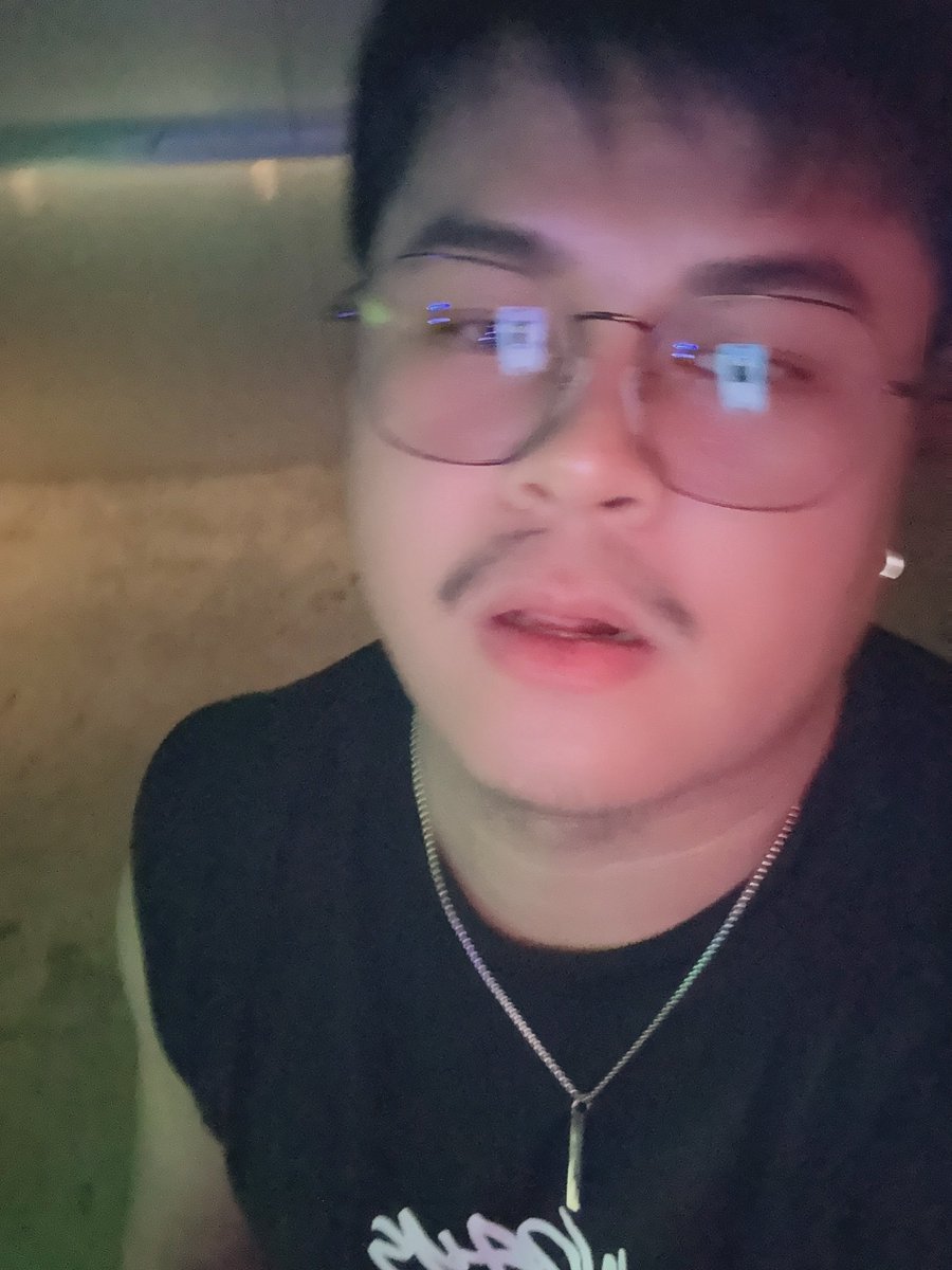 dmdreamx's tweet photo. แว่นมานี่มา 🫪 https://t.co/nBMk3B9ypu