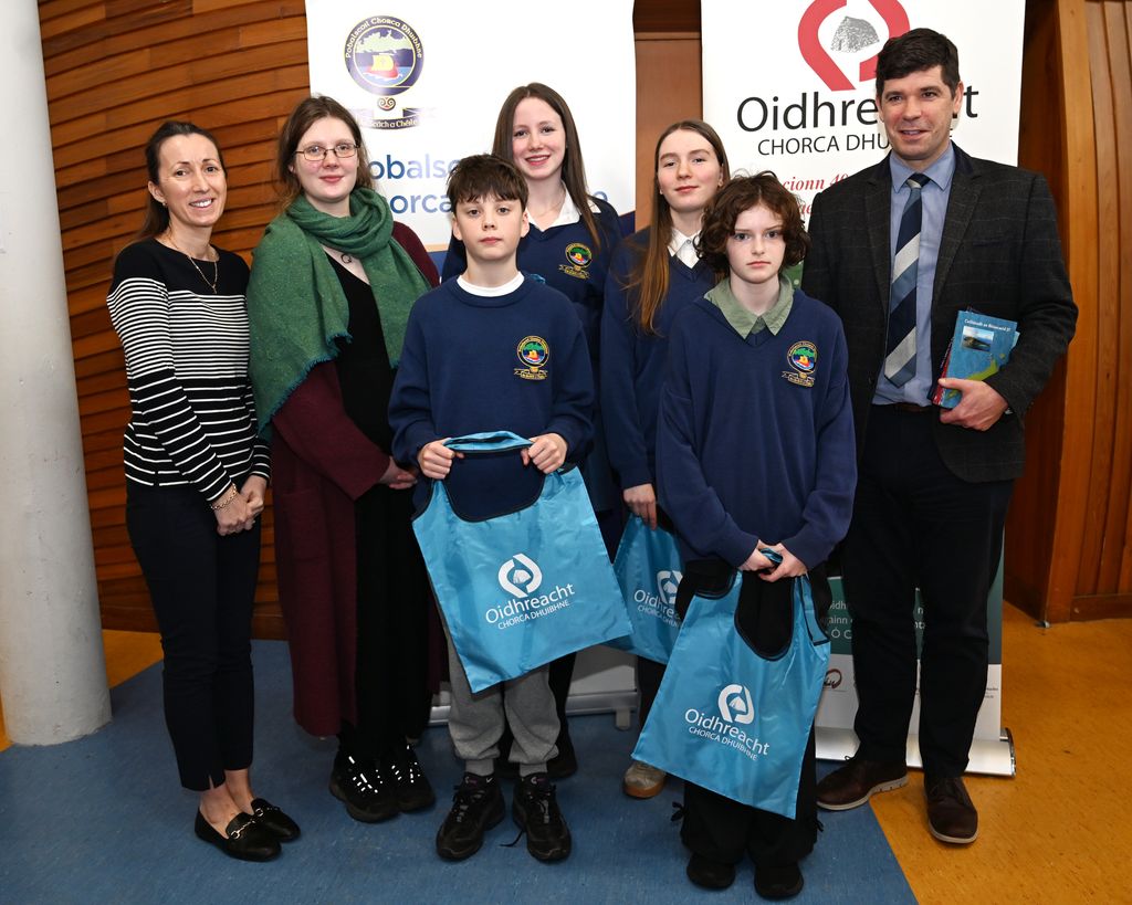PCD_07's tweet photo. Tháinig deireadh leis an gceardlann scríbhneoireachta lenár scríbhneoir cónaithe, Gormfhlaith Ní Bheoláin Ní Shíocháin, le déanaí. Bhí bliain iontach ag scoláirí na scoile ag forbairt a scileanna scríbhneoireachta, samhlaíochta agus cruthaitheachta trí na ceardlanna spreagúla seo https://t.co/kPg40keZbQ