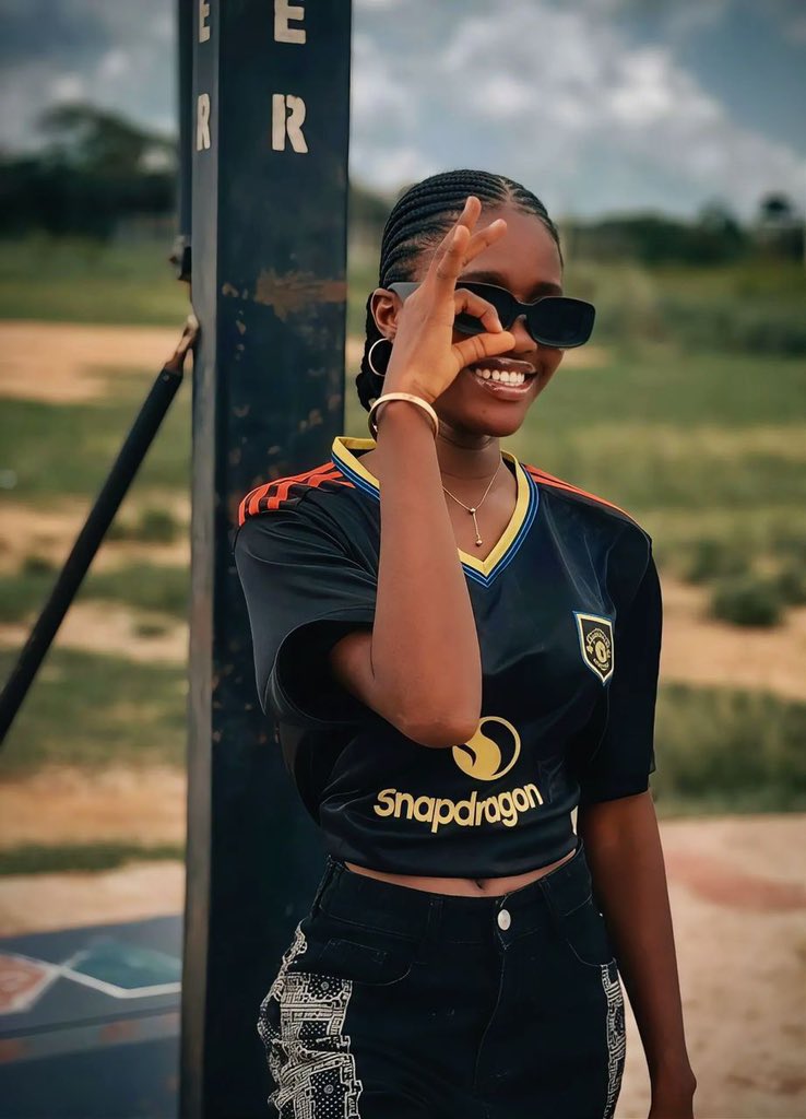favour21790's tweet photo. Let’s get the birthday started,shall we??🌚🤭🎁 https://t.co/BTiZ1k08m6