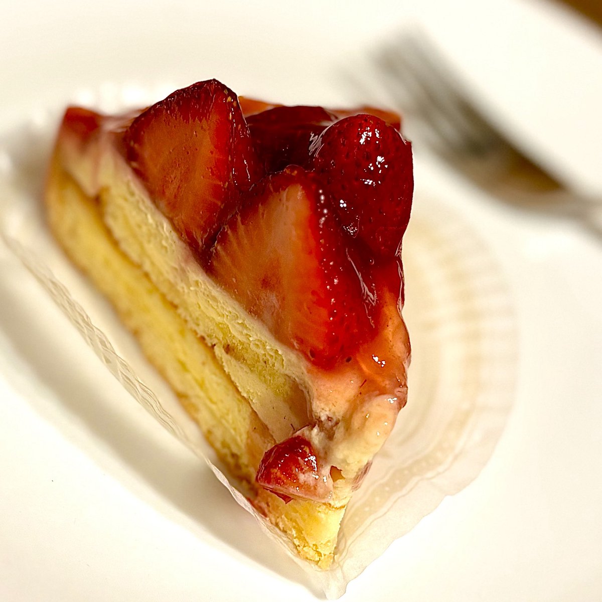 Rowrenily's tweet photo. 2ヶ月間研修頑張った自分へ🍰
明日から本社出勤頑張ります。 https://t.co/ZWu0BwP9Hz