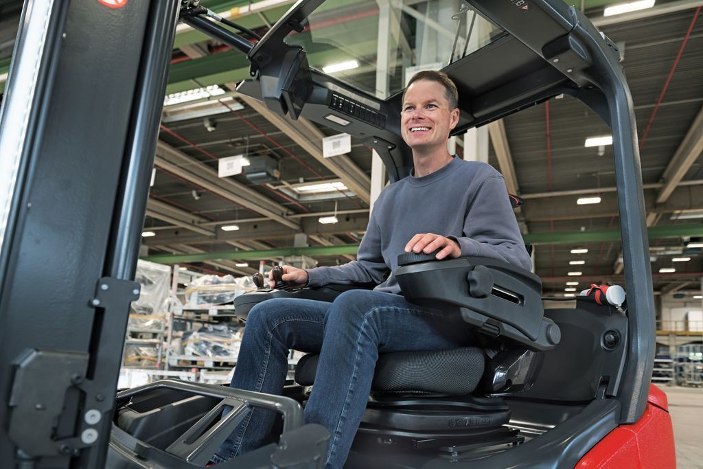 inforisque's tweet photo. Visibilité panoramique, détection de chocs et remontée des données de sécurité : quelles sont les solutions les plus innovantes du marché ? 
Vos chariots sont-ils au niveau des nouveaux standards de sécurité et de performance ?
https://t.co/qIJb7UcvSM https://t.co/cCFyR8WEDY