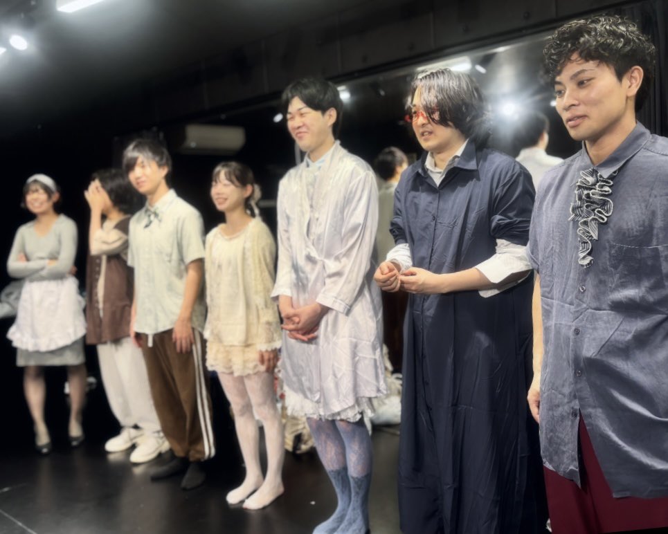 shintaigengorou's tweet photo. ついに来週本番！！
稽古場にて、衣装あわせの様子です🎩

↓身・テント演劇「あるいは怠惰な革命」6/6,7,13,14@羽村市 宗禅寺
ご予約受付中！！！🎪
https://t.co/Za4YKxjrbO
#劇団身体ゲンゴロウ #稽古 #テント演劇 https://t.co/epAYHBFWPX