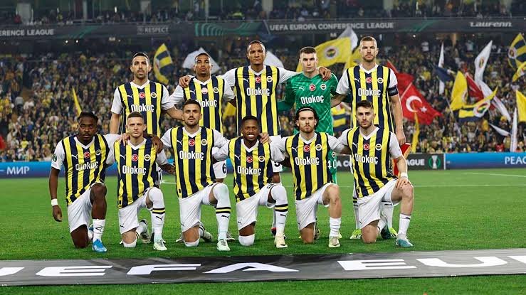 yescontextfb's tweet photo. @FHamitAltintop Sizler el birliği ile bu şerefli kadronun hakkını çaldınız. Fenerbahçe'nin sizden alacak akla ve fikre ihtiyacı yok işinize bakın..

Fenerbahçe'nin adını da ağzınıza almayın https://t.co/E00vJkGL1c