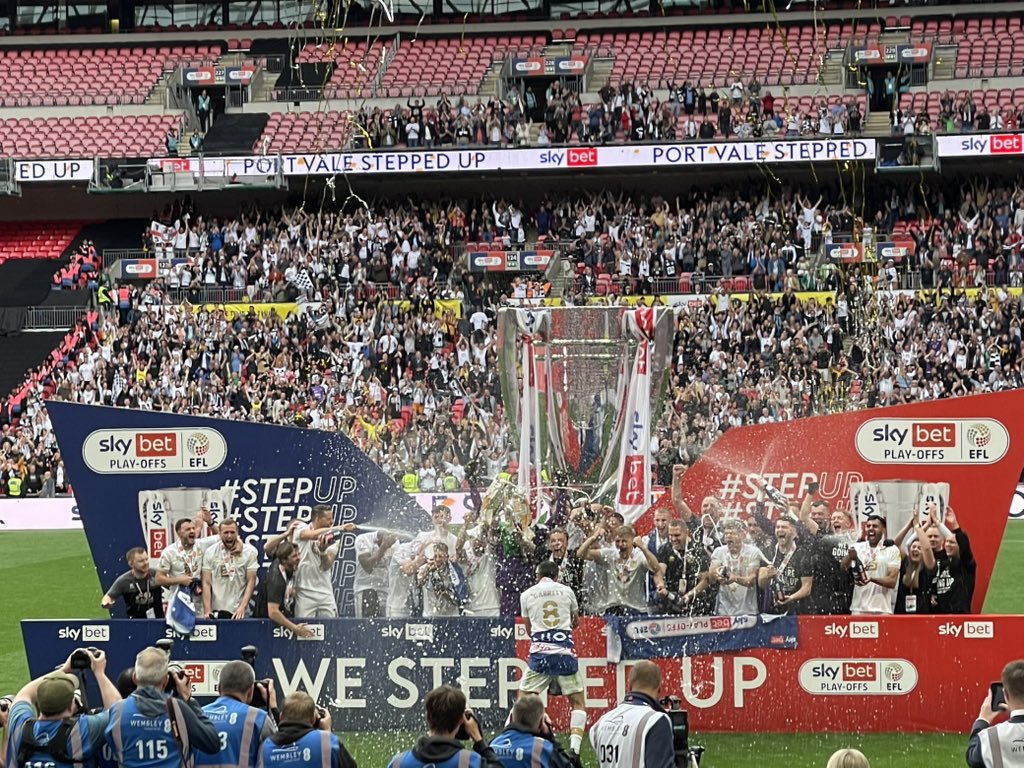 Lewin022's tweet photo. @OfficialPVFC Unreal day! https://t.co/cBenqdcf1p