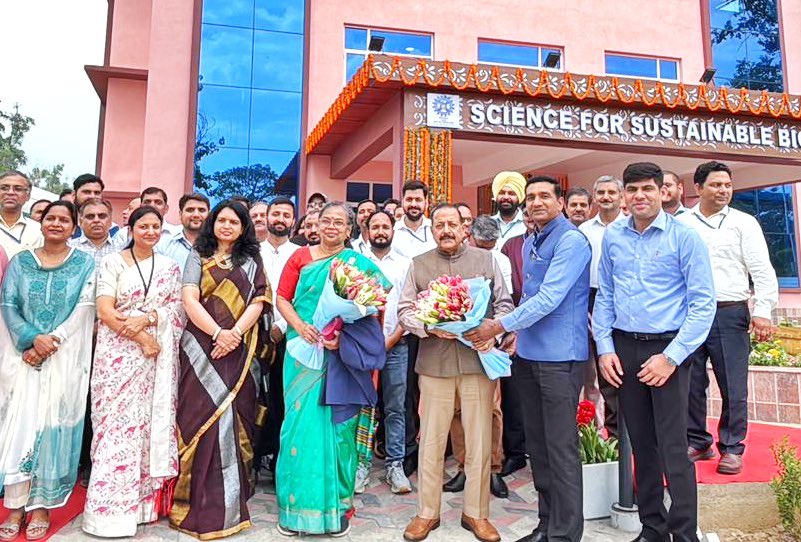 DrJitendraSingh's tweet photo. In #Palampur, Himachal Pradesh,
arrived at #CSIR-Institute of Himalayan Bioresource Technology #IHBT campus.   
     
Thanks for the warm welcome, Director General CSIR Dr N. Kalaiselvi, Director #IHBT Dr. Sudesh Kumar Yadav and members of faculty. https://t.co/8gD9d4XU3G