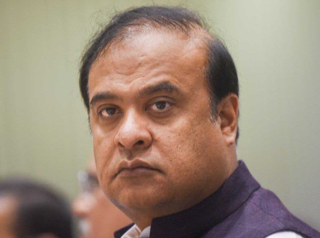 PTI_News's tweet photo. STORY | Delhi court issues notice to Assam CM Himanta Sarma for remarks on ‘Miya Muslims’

A Delhi court has issued a notice to Himanta Biswa Sarma on a plea filed by activist Harsh Mander seeking the registration of an FIR against the Assam chief minister for his “provocative” remarks on “Miya Muslims”.

READ: https://t.co/xPwzjTvEZJ