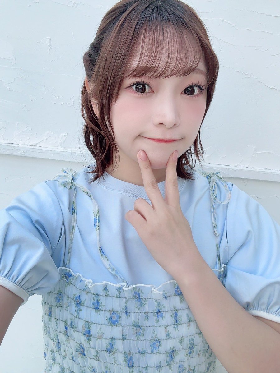 小山百代 tweet media