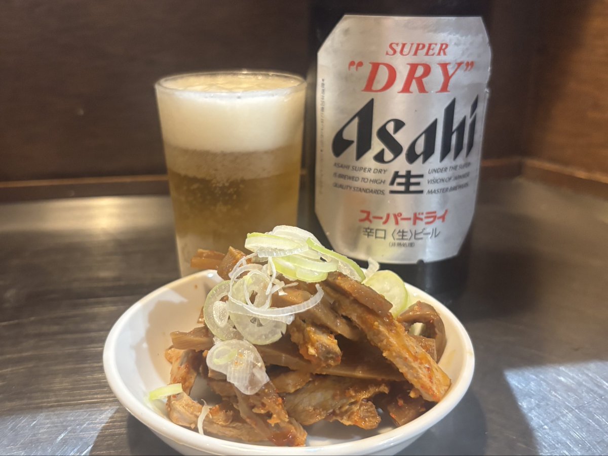 1972Kazuto's tweet photo. 滝野川大勝軒 @ 池袋
チャーシュー野菜ラーメン + 味玉+瓶ビール

たまに無性に食べたくなる合法ドラッグ
池袋でこのジャンルならばアッチよりもコッチ
山岸イズムへの敬意と店主のクセ強めな美学が
混ざり合った唯一無二のタカハシワールド
すべてがサイコーだよ
もう次の訪問日を考えてる https://t.co/1BynwRrJ42
