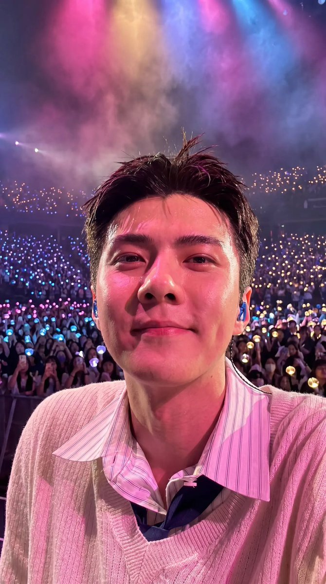 TheSehunsEve's tweet photo. He is that pretty in close omg https://t.co/bCM8nDZ9ig