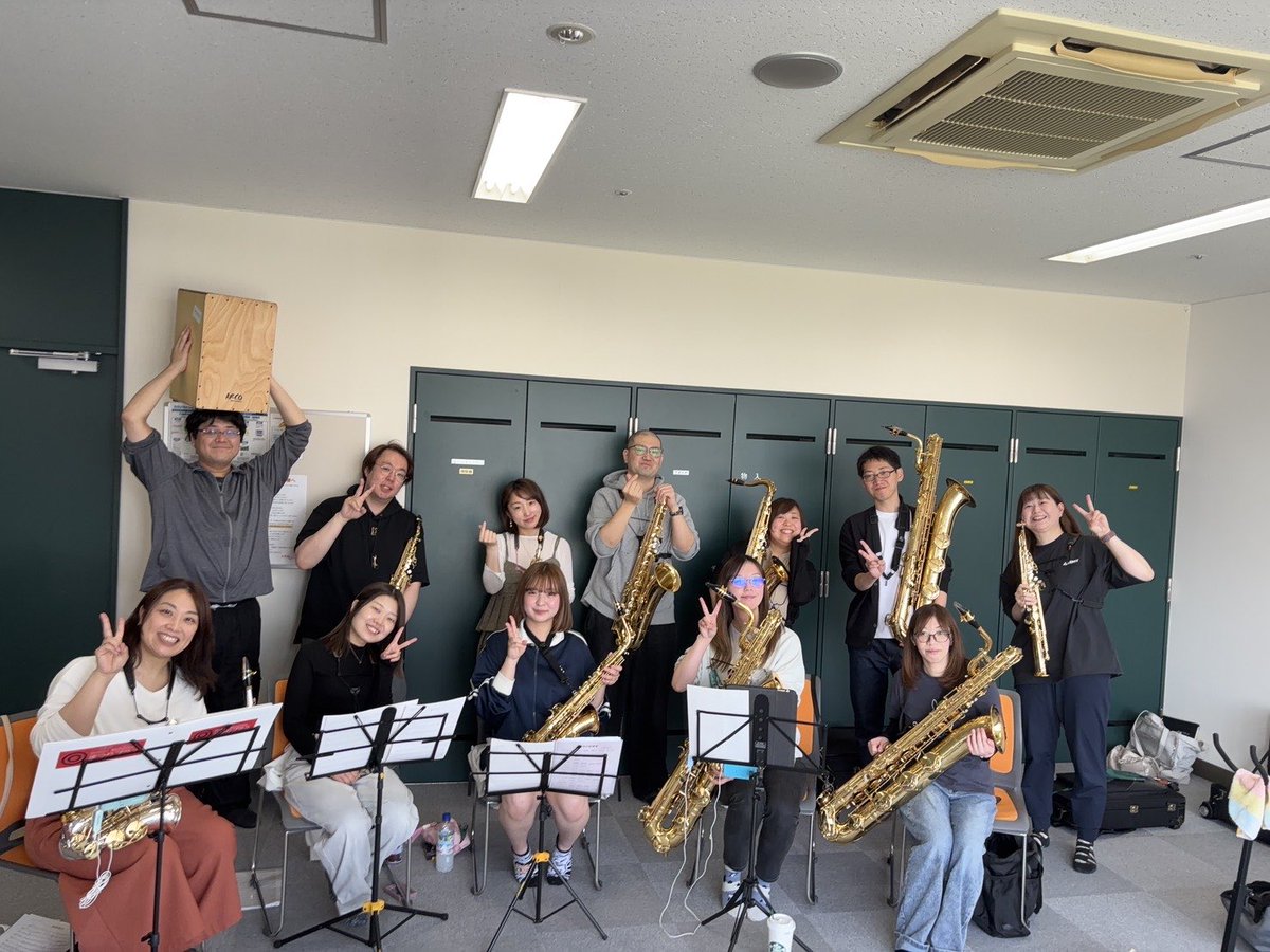 GiveHigh5_sax's tweet photo. 先日は初めまして練習でした！🎷
市内の吹奏楽団に所属しているサックス奏者が集まりました！

集まって演奏会したらおもろいんじゃん？の一言で召集かけて本当に集まるの、サックス奏者の良さ出てますよね🥰

気付けばもう2日！
岩見沢駅にてお待ちしてます！ https://t.co/iMhJD92uOE